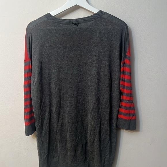 🆕Eric + Lani stripes sweater grey and red 3/4 sleeves size M - Picture 11 of 12